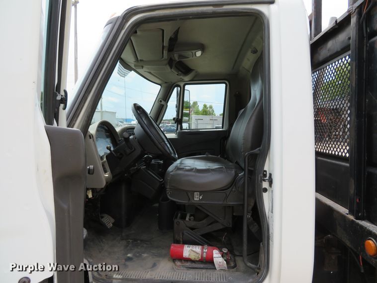 image for item DE8253 2012 International TerraStar flatbed truck