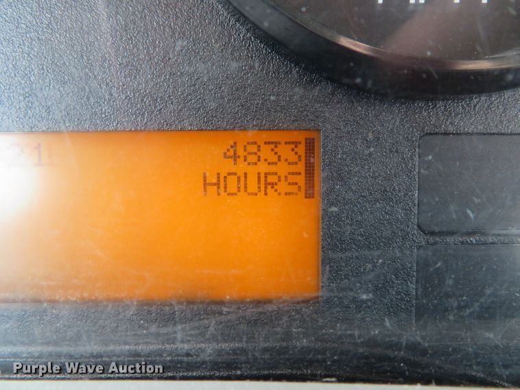 image for item DE8253 2012 International TerraStar flatbed truck