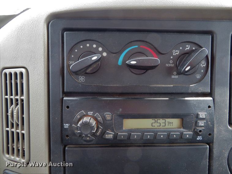 image for item DE8253 2012 International TerraStar flatbed truck