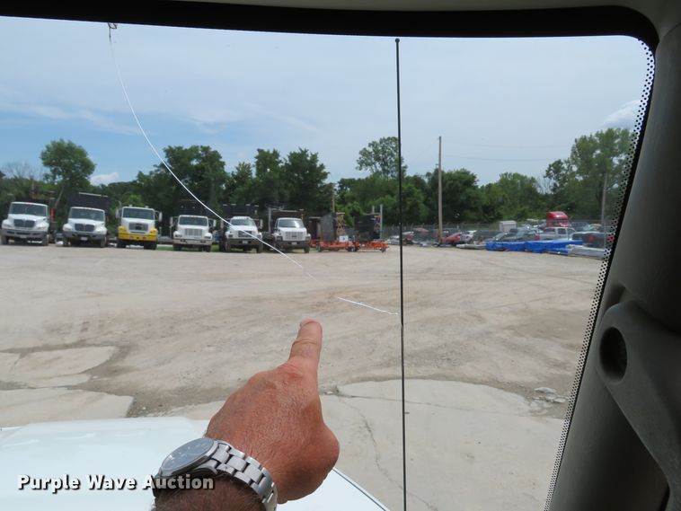 image for item DE8253 2012 International TerraStar flatbed truck