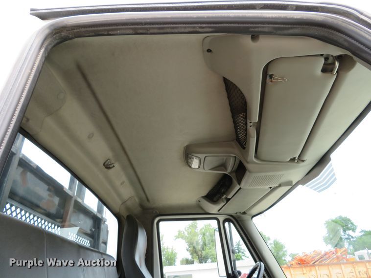 image for item DE8253 2012 International TerraStar flatbed truck