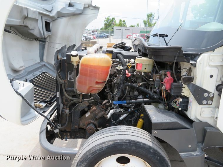 image for item DE8253 2012 International TerraStar flatbed truck