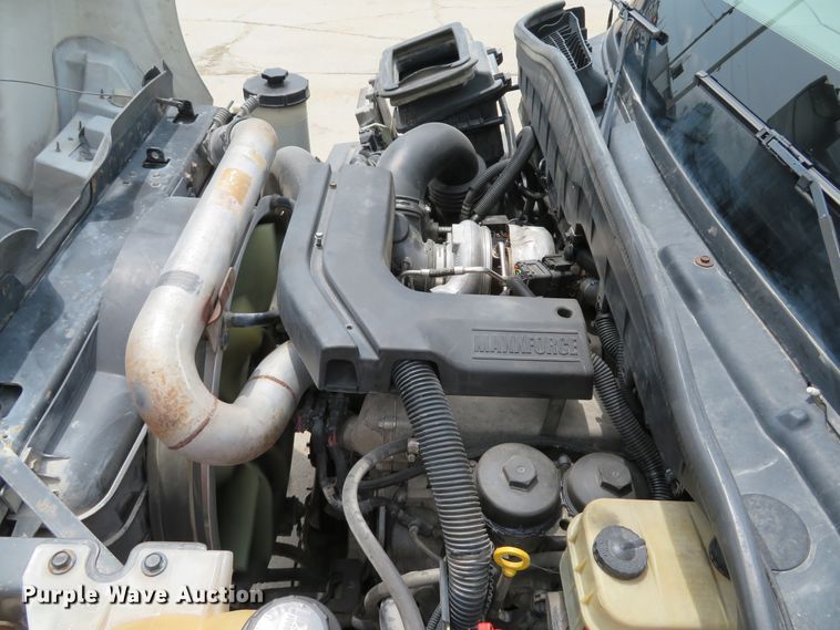 image for item DE8253 2012 International TerraStar flatbed truck