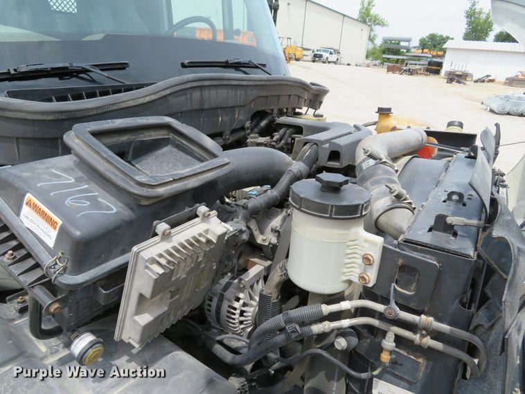 image for item DE8253 2012 International TerraStar flatbed truck