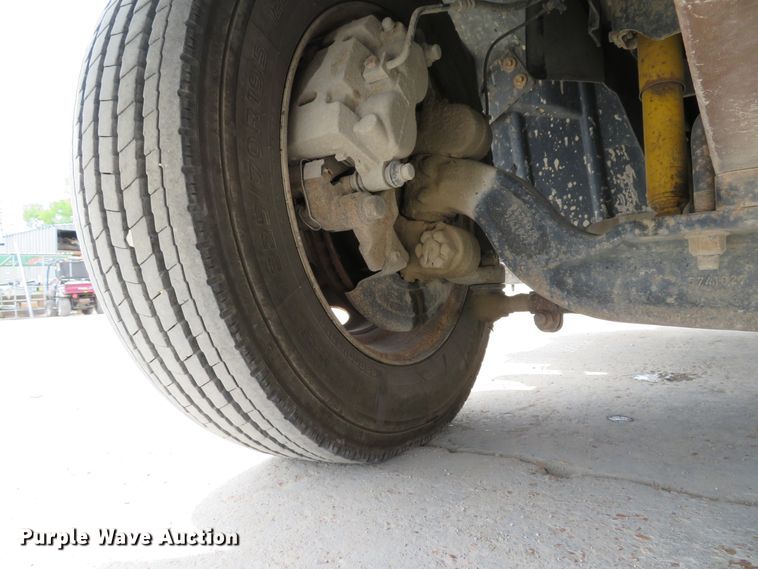 image for item DE8253 2012 International TerraStar flatbed truck