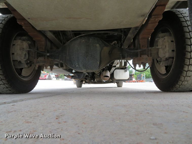 image for item DE8253 2012 International TerraStar flatbed truck