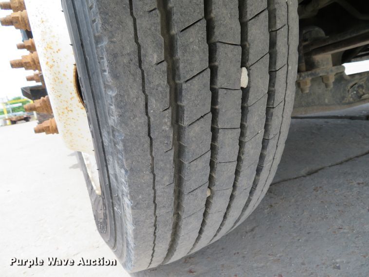 image for item DE8253 2012 International TerraStar flatbed truck