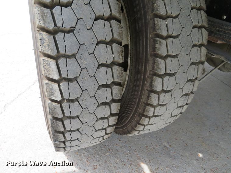 image for item DE8253 2012 International TerraStar flatbed truck