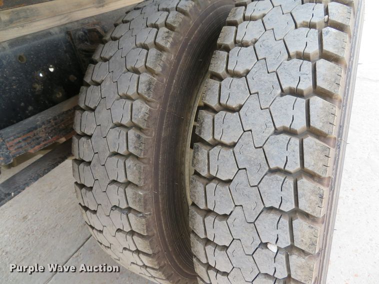 image for item DE8253 2012 International TerraStar flatbed truck