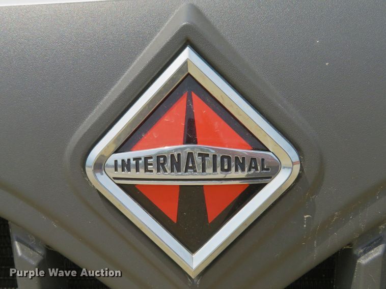 image for item DE8253 2012 International TerraStar flatbed truck