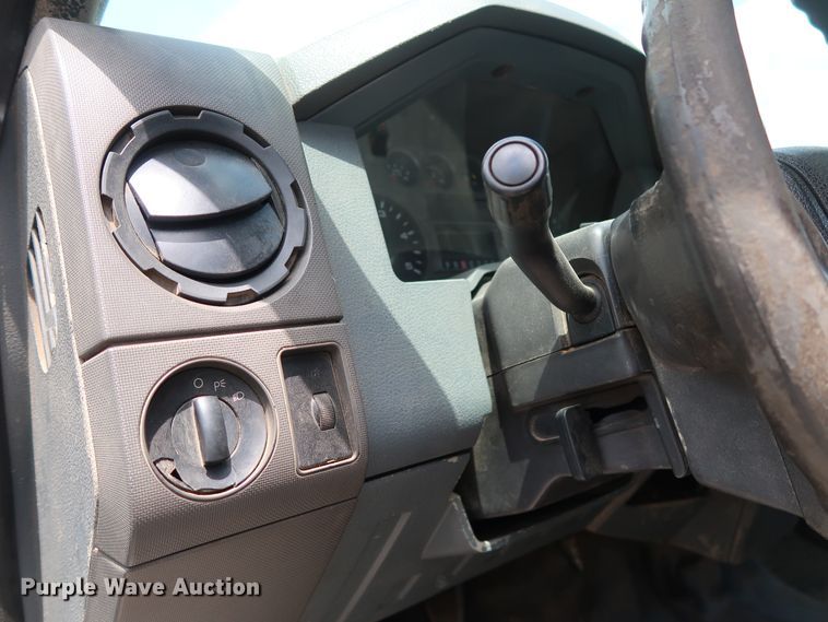 image for item DG4081 2008 Ford F550 Super Duty XL Crew Cab flatbed truck