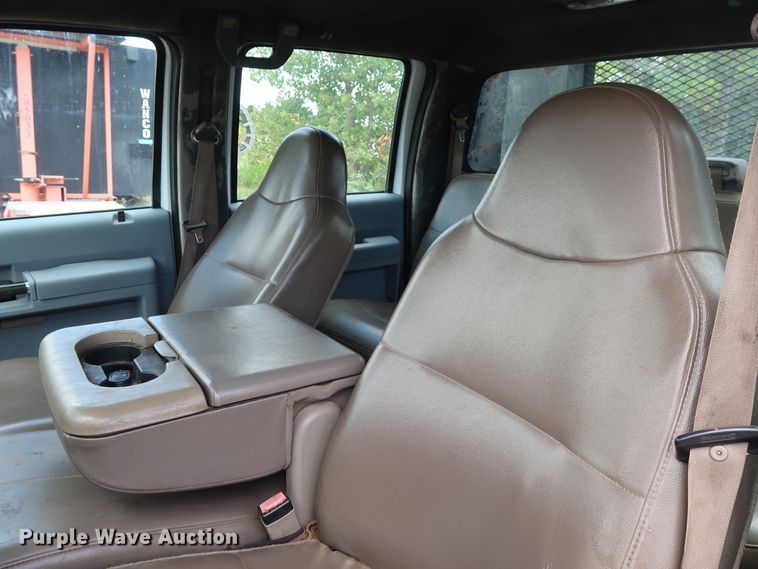 image for item DG4081 2008 Ford F550 Super Duty XL Crew Cab flatbed truck