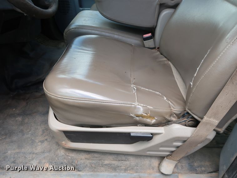 image for item DG4081 2008 Ford F550 Super Duty XL Crew Cab flatbed truck