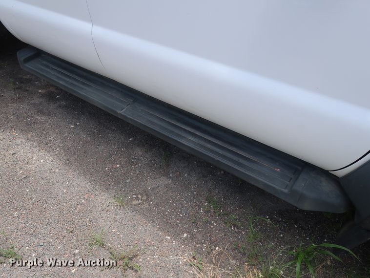 image for item DG4081 2008 Ford F550 Super Duty XL Crew Cab flatbed truck