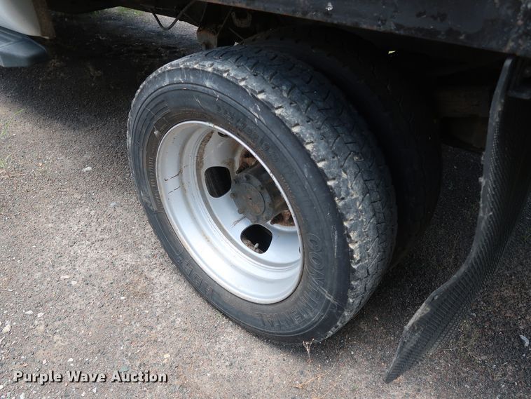 image for item DG4081 2008 Ford F550 Super Duty XL Crew Cab flatbed truck