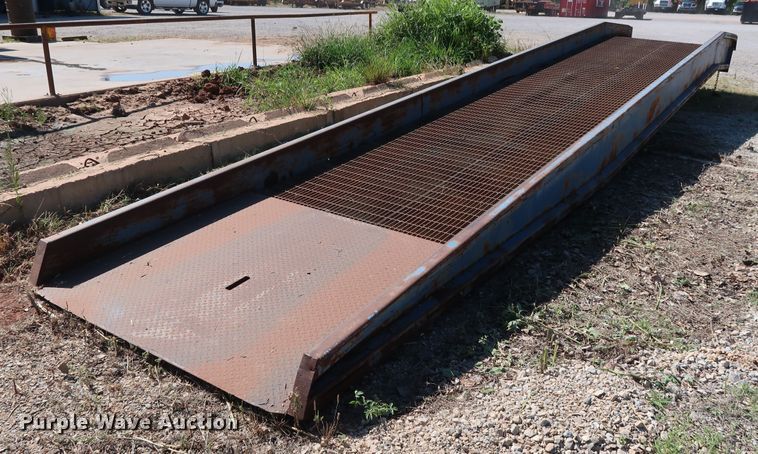 image for item DG4093 Bluff Manufacturing loading dock/yard ramp