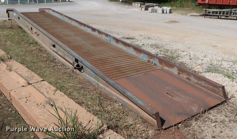 image for item DG4093 Bluff Manufacturing loading dock/yard ramp