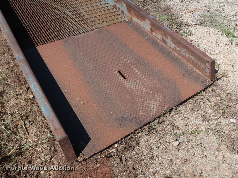 image for item DG4093 Bluff Manufacturing loading dock/yard ramp