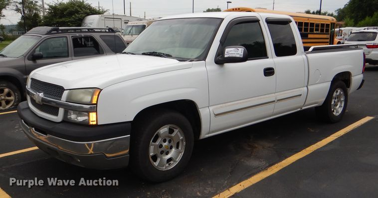 image for item DG4862 2005 Chevrolet Silverado 1500 Ext. Cab pickup truck