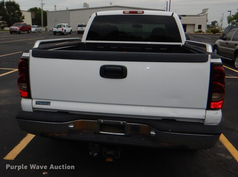 image for item DG4862 2005 Chevrolet Silverado 1500 Ext. Cab pickup truck