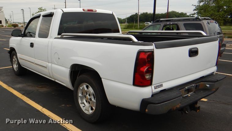 image for item DG4862 2005 Chevrolet Silverado 1500 Ext. Cab pickup truck