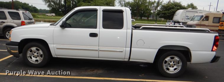 image for item DG4862 2005 Chevrolet Silverado 1500 Ext. Cab pickup truck