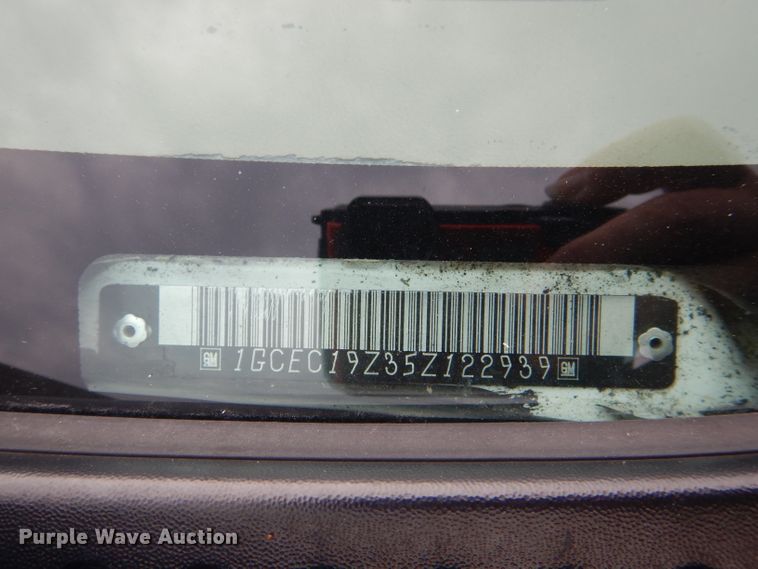 image for item DG4862 2005 Chevrolet Silverado 1500 Ext. Cab pickup truck