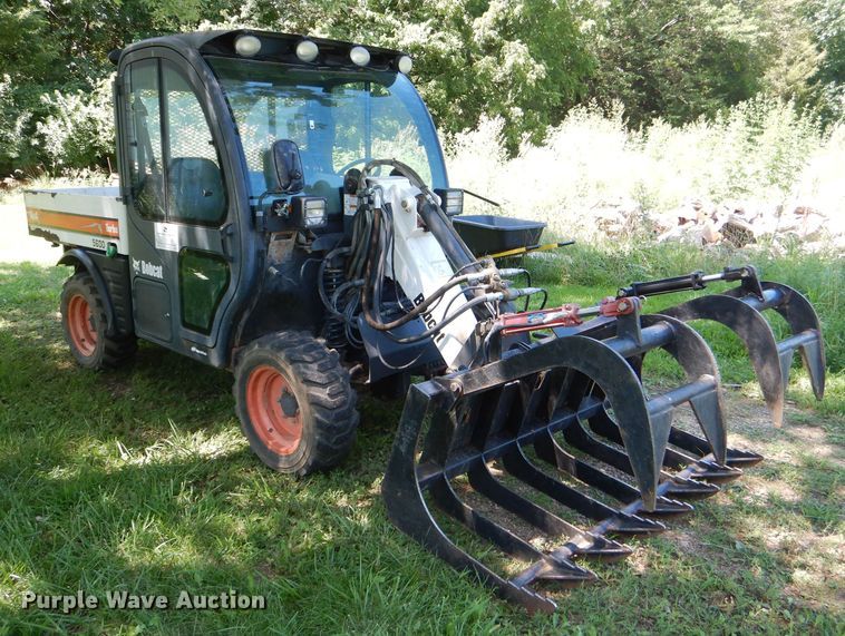 image for item DG4869 2005 Bobcat Toolcat 5600 utility vehicle