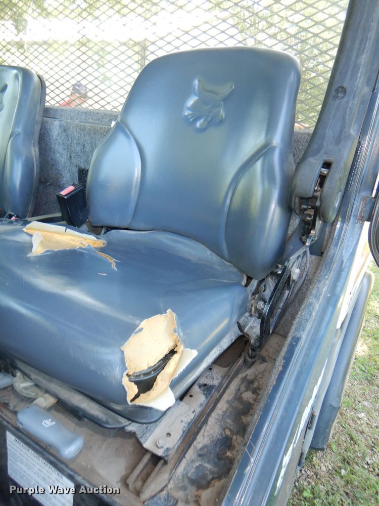 image for item DG4869 2005 Bobcat Toolcat 5600 utility vehicle