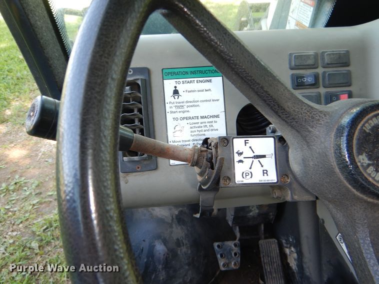 image for item DG4869 2005 Bobcat Toolcat 5600 utility vehicle