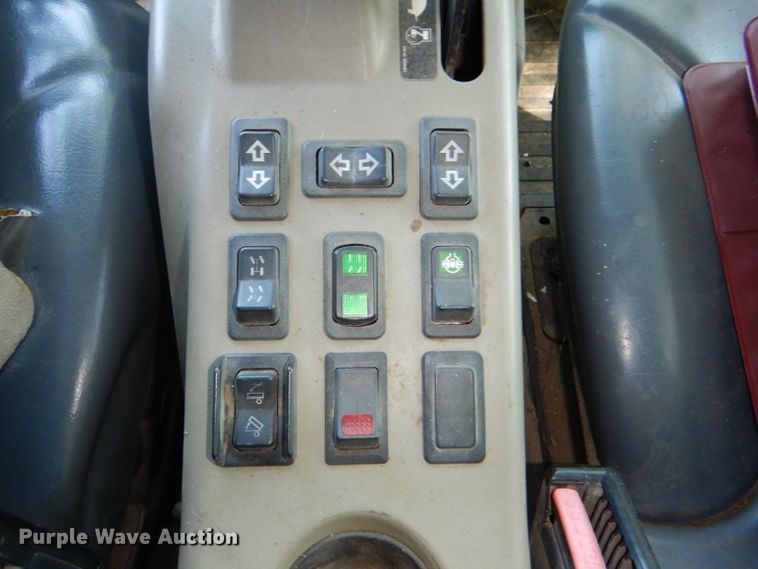 image for item DG4869 2005 Bobcat Toolcat 5600 utility vehicle