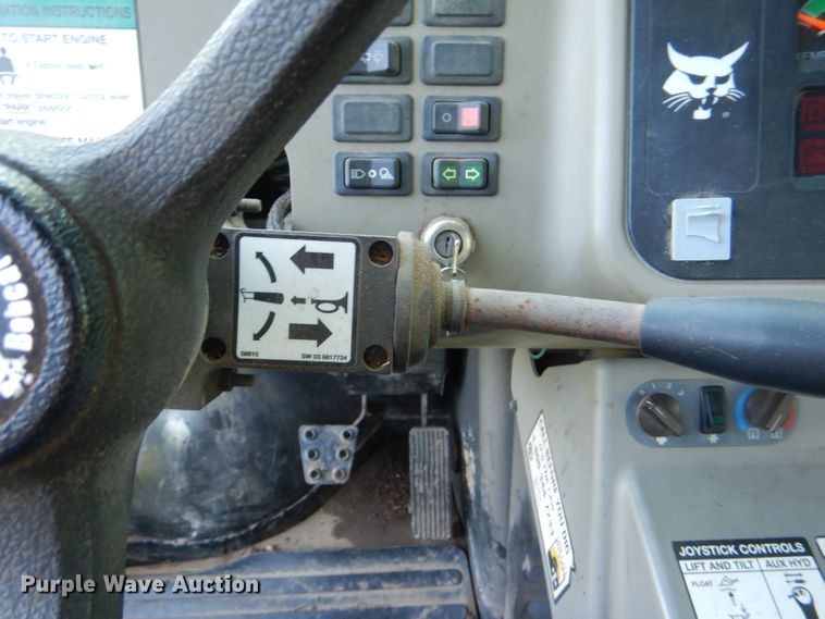 image for item DG4869 2005 Bobcat Toolcat 5600 utility vehicle