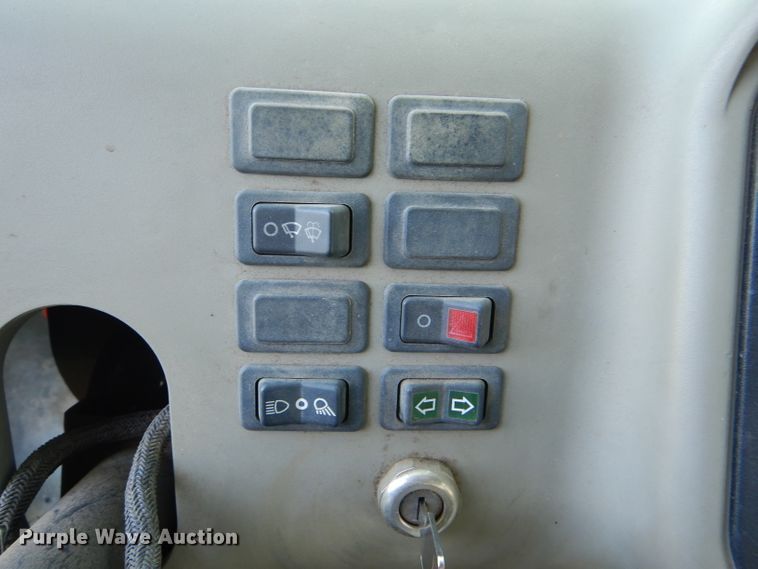 image for item DG4869 2005 Bobcat Toolcat 5600 utility vehicle