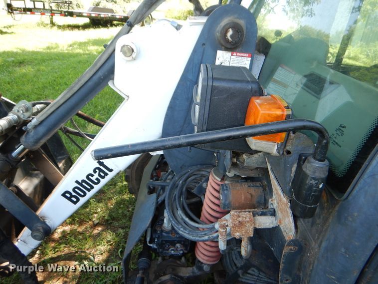 image for item DG4869 2005 Bobcat Toolcat 5600 utility vehicle