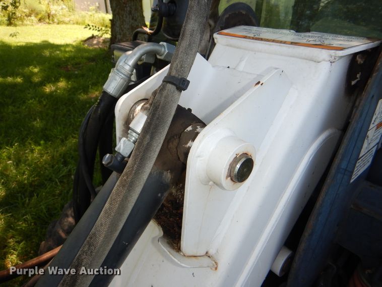 image for item DG4869 2005 Bobcat Toolcat 5600 utility vehicle