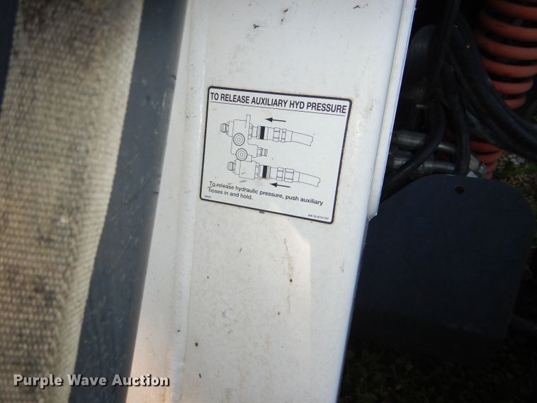 image for item DG4869 2005 Bobcat Toolcat 5600 utility vehicle