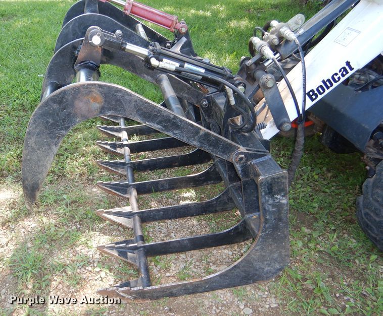 image for item DG4869 2005 Bobcat Toolcat 5600 utility vehicle