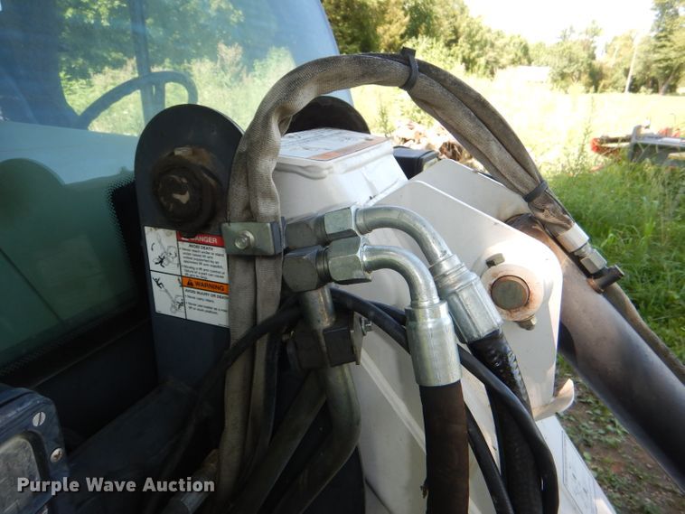 image for item DG4869 2005 Bobcat Toolcat 5600 utility vehicle