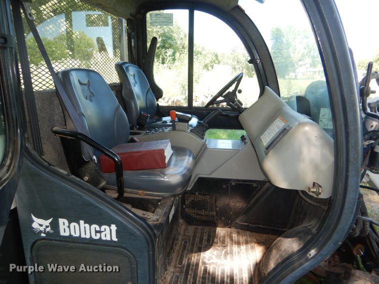 image for item DG4869 2005 Bobcat Toolcat 5600 utility vehicle