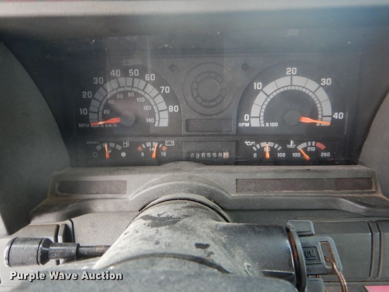 image for item DH6068 1998 Chevrolet C7500 delivery truck