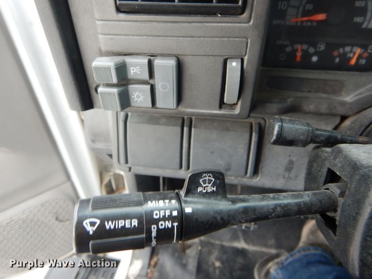 image for item DH6068 1998 Chevrolet C7500 delivery truck