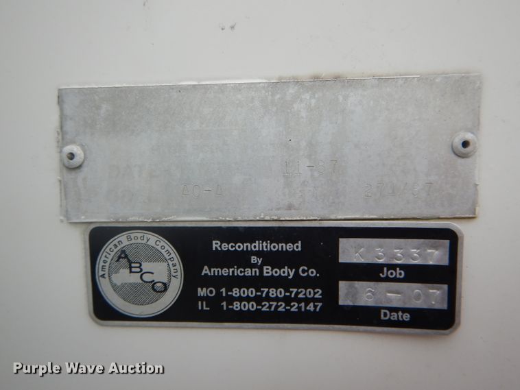 image for item DH6068 1998 Chevrolet C7500 delivery truck