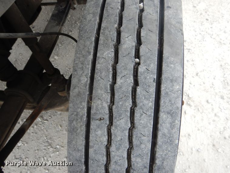 image for item DH6068 1998 Chevrolet C7500 delivery truck