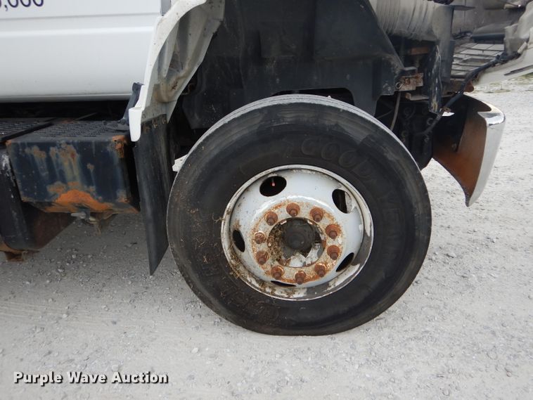 image for item DH6068 1998 Chevrolet C7500 delivery truck