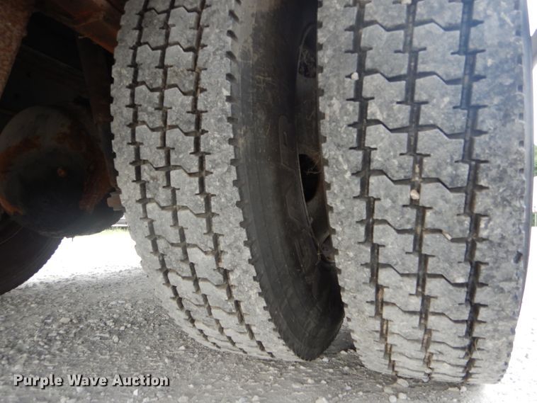 image for item DH6068 1998 Chevrolet C7500 delivery truck