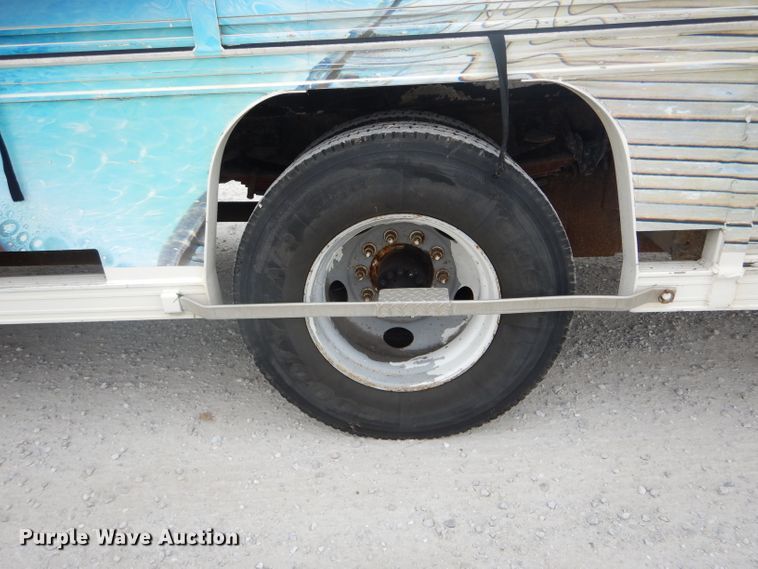 image for item DH6068 1998 Chevrolet C7500 delivery truck