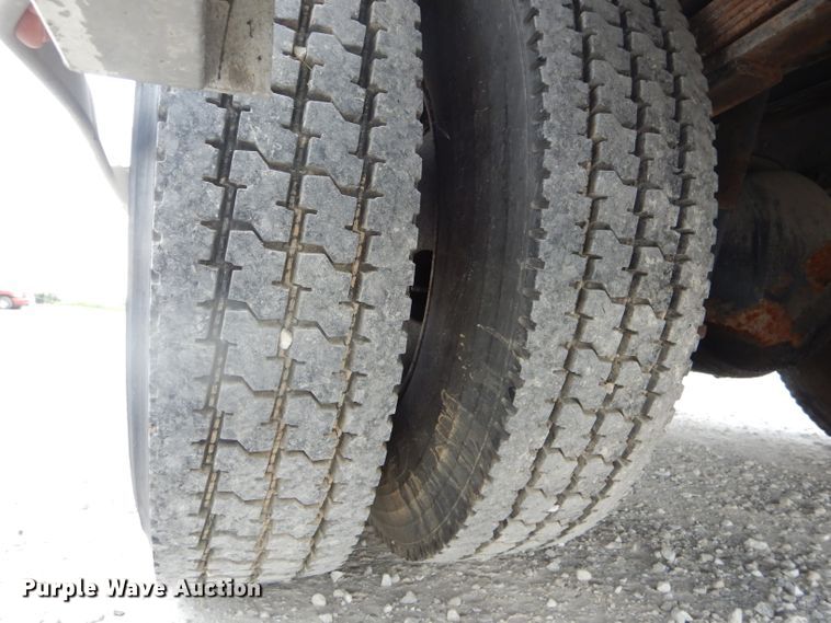 image for item DH6068 1998 Chevrolet C7500 delivery truck