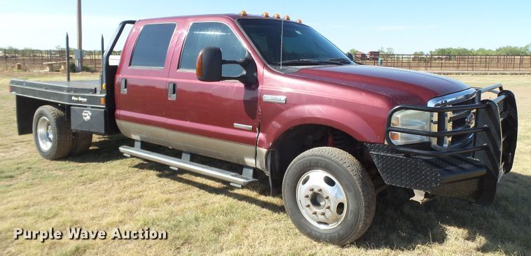 image for item DI0751 2005 Ford F350 Super Duty Crew Cab bale bed pickup truck