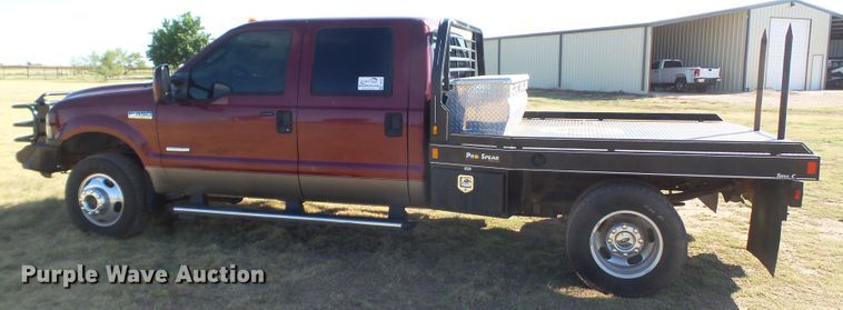 image for item DI0751 2005 Ford F350 Super Duty Crew Cab bale bed pickup truck