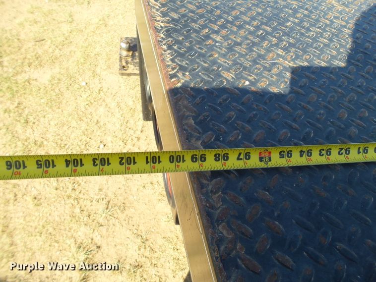 image for item DI0751 2005 Ford F350 Super Duty Crew Cab bale bed pickup truck